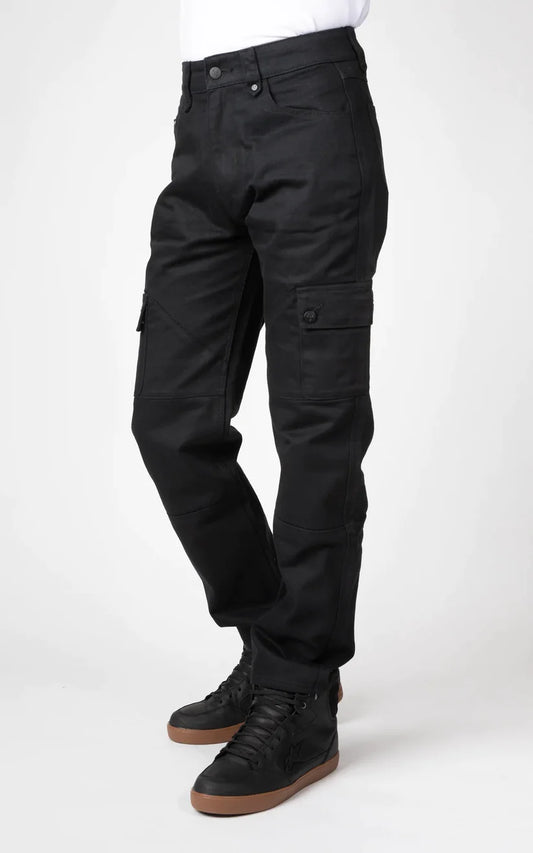 7 Essential Tips On Choosing The Right Pant For Next Motorcycle Trip